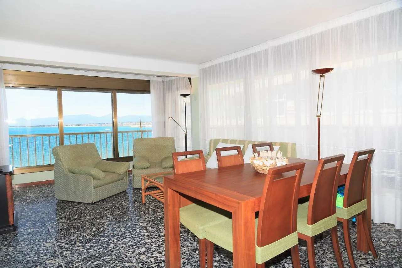 UHC Acantilados Family Apartments Salou